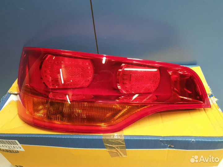 Фонарь на крыло левый Audi Q7 4L 2005-2015