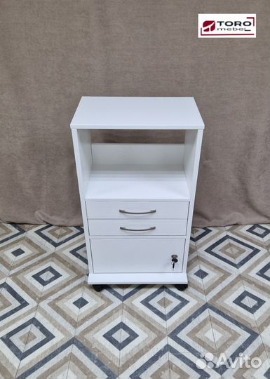 Тележка парикмахерская