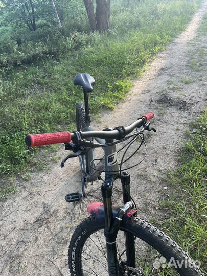 Трейловый хардтейл Jamis Komodo 29