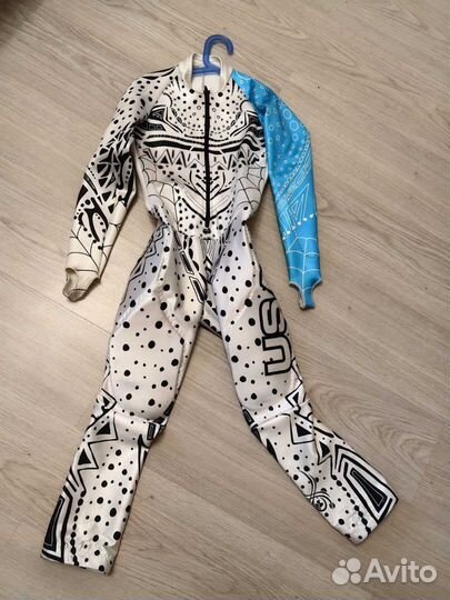 Горнолыжный спусковой комбинезон