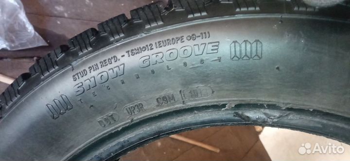 Cooper Weather-Master S/T 2 215/55 R17