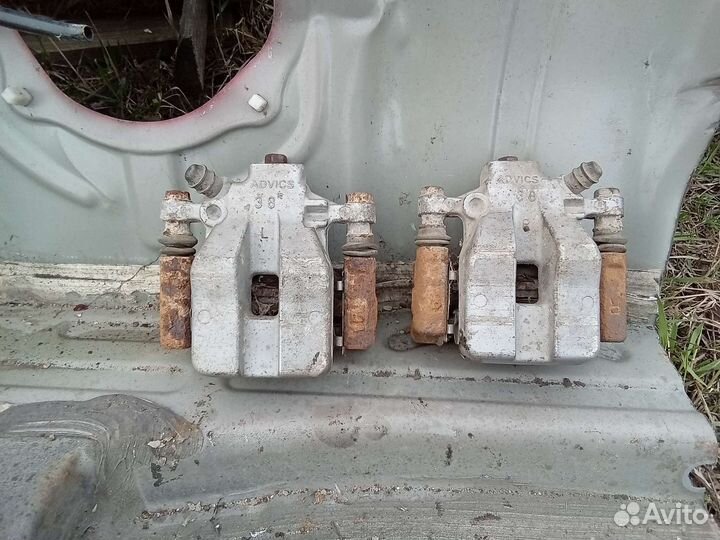 Тойота камри 40 суппорт