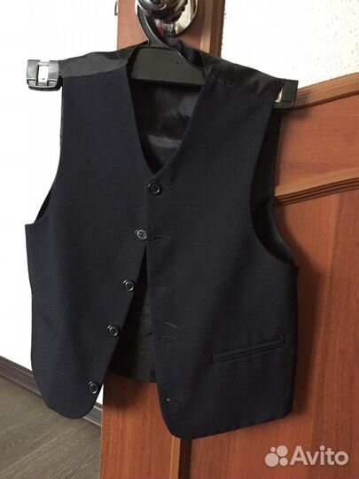 Школьные вещи(пиджак,брюки,рубашки)