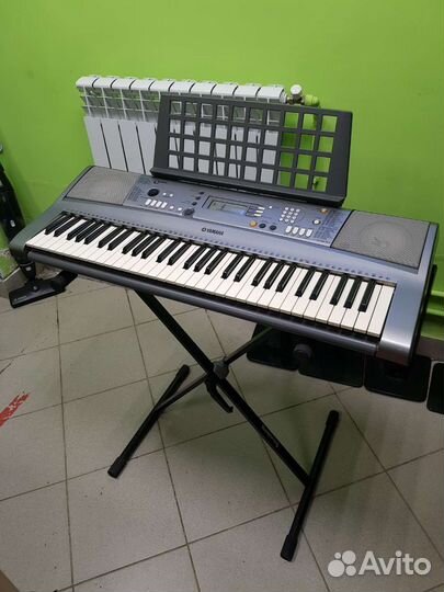 Синтезатор Yamaha PSR-R300