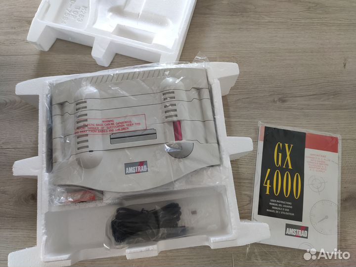 Игровая приставка Amstrad GX4000 PAL, начало 90х