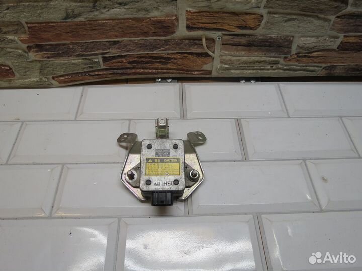 Датчик ускорения Lexus GS 300