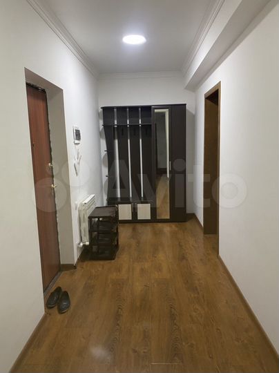 2-к. квартира, 84 м², 4/9 эт.