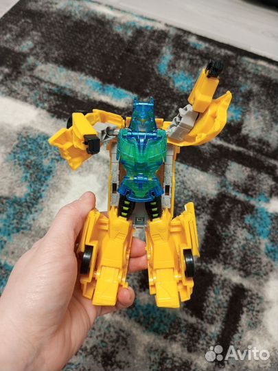 Робот трансформер бамблби