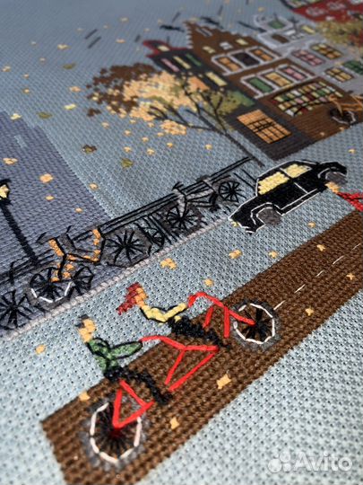 Готовая вышивка крестом «Велодорожка»