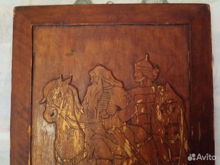 Резная картина из дерева