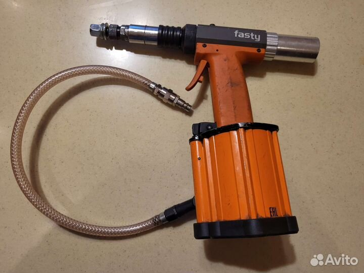 Пневмогидравлический заклепочник Fasty M2312X