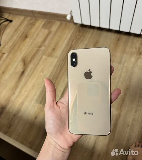 iPhone Xs, 64 ГБ