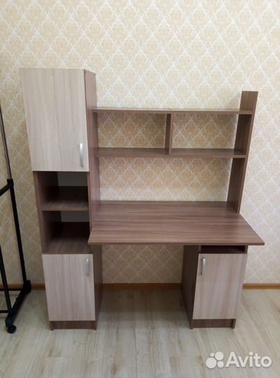 Письменный стол для школьника