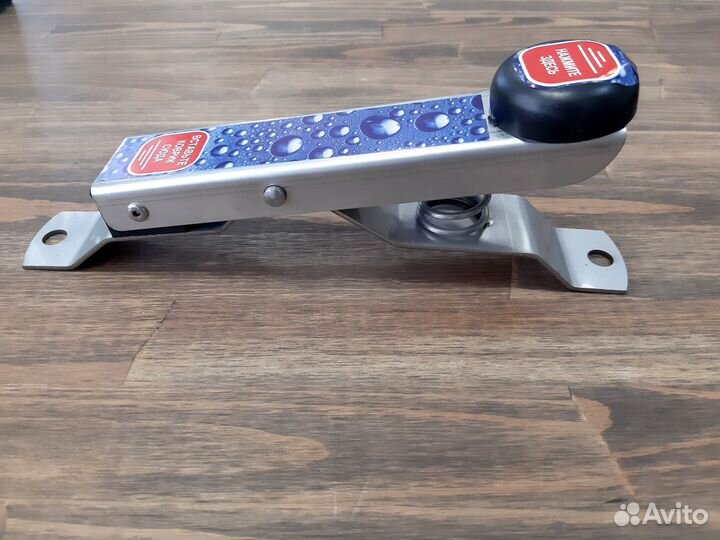 Держатель автомобильных ковриков, прищепки в гараж