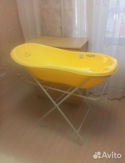 Ванночка для купания с подставкой