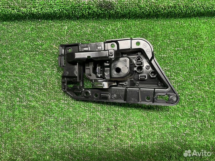 Ручка открывания двери внутренняя, левая задняя