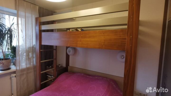 Продам детскую кровать-чердак(со вторым ярусом)