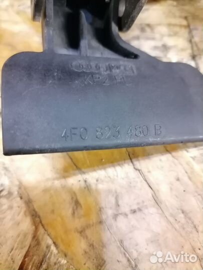 Замок капота Audi A6 C6