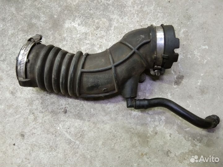 Патрубок воздушного фильтра Рено Меган 3