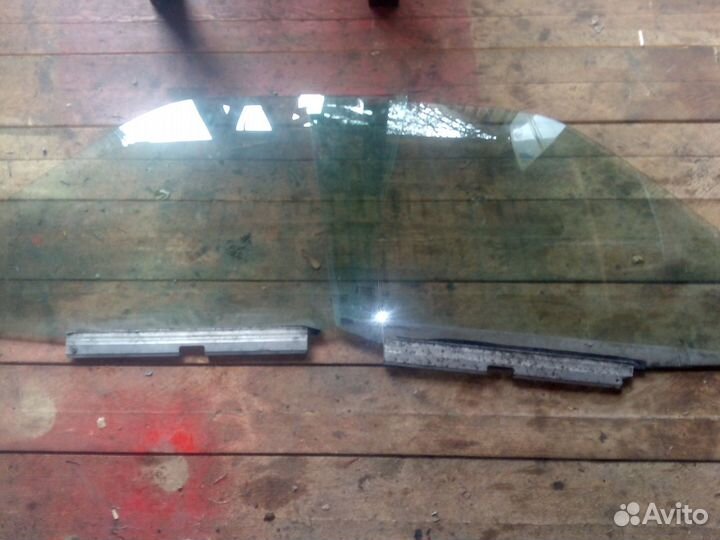 Стёкла на мерседес 190