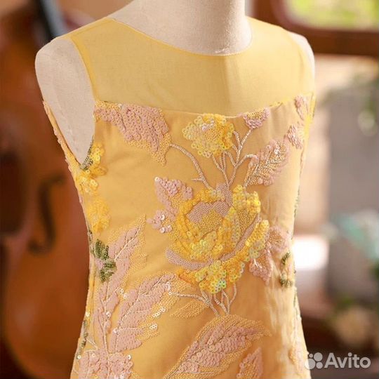 Нарядное платье для девочки