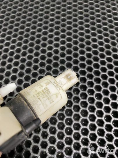 Моторчик омывателя Ситроен C4 хэтчбек