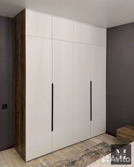 Распашной шкаф