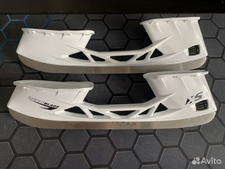 Стаканы для хоккейных коньков CCM с лезвием/287L