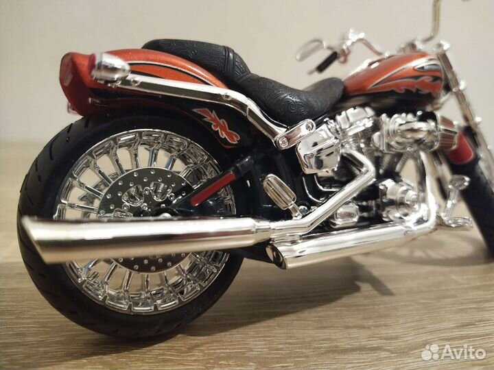 Модель 1:12, новая, Harley-Davidson CVO Breakout