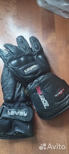 Горнолыжные перчатки