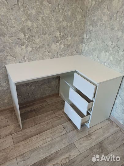 Стол угловой 