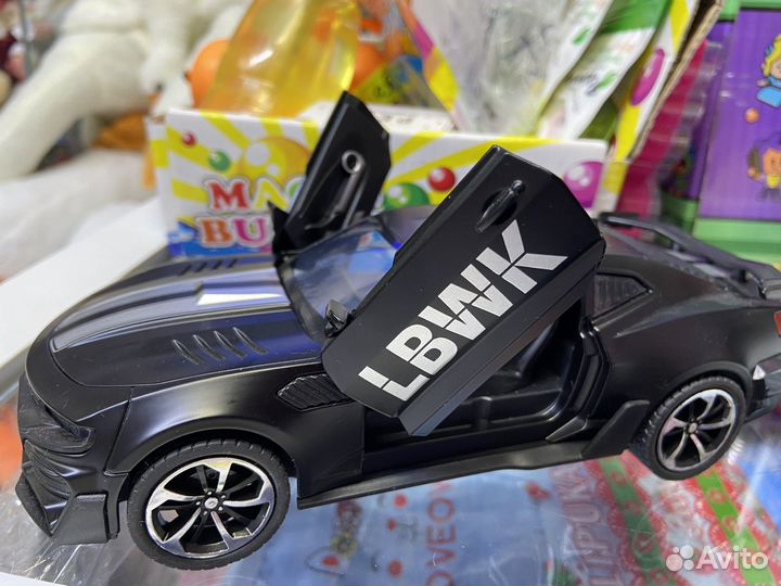 Металлическая машина с дымом