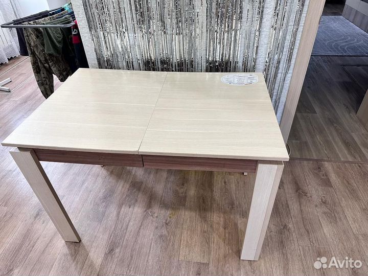 Кухонный стол