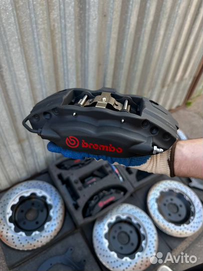 Тормозная система Brembo на Lixiang