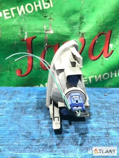 Повторитель передний левый toyota aqua