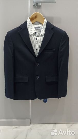 Продаю костюм на мальчика р. 128.Одевали один раз