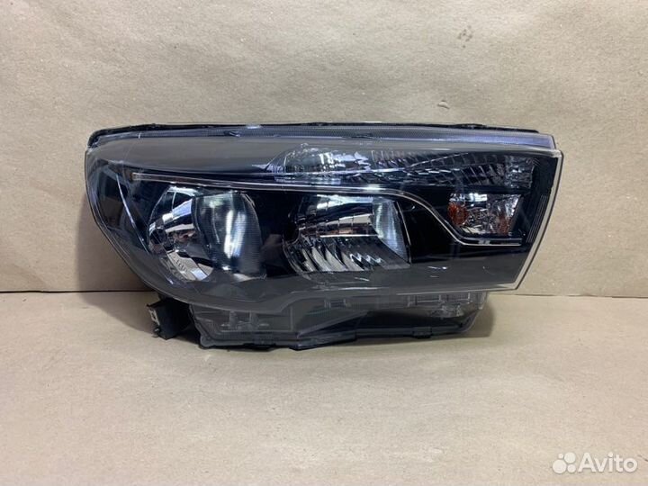 Фара передняя правая LADA Vesta