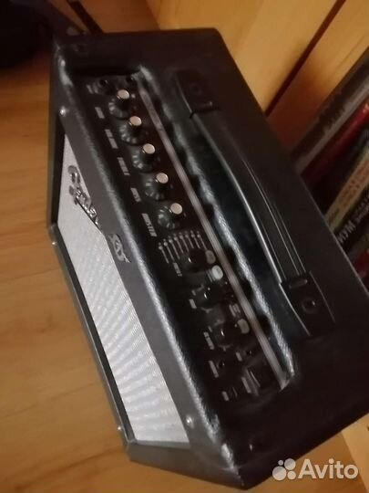 Гитарный комбо fender mustang 1 вторая вер. новый