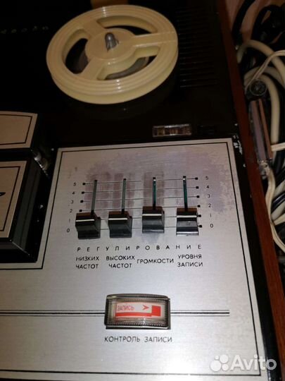 Катушечный магнитофон