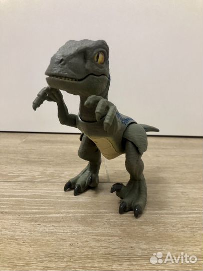 Динозавр jurassic world Блю GFD40