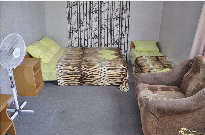 Комната 15 м² в 9-к., 1/3 эт.