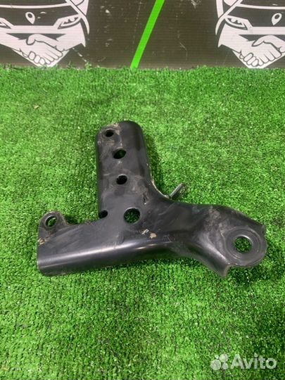 Кронштейн катушки зажигания Toyota Caldina ST210G