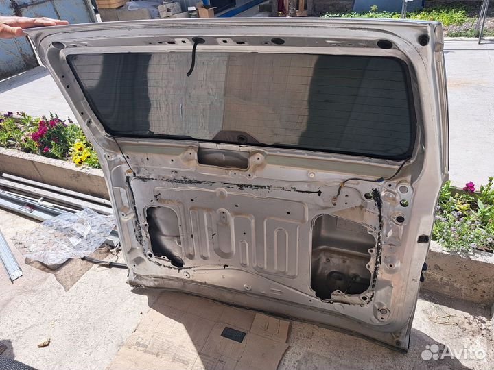Дверь багажника toyota rav4 2 поколения 2002 год
