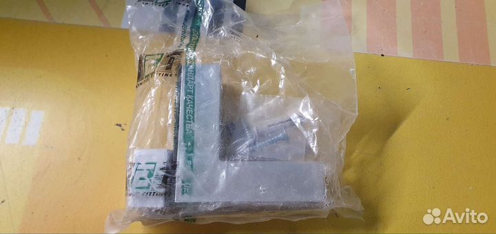 Полкодержатель декоративный