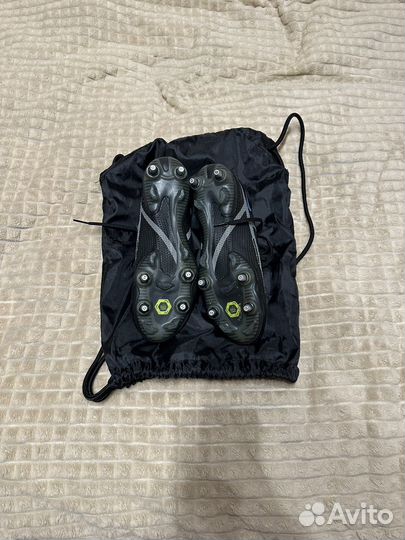 Футбольные бутсы nike