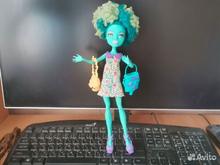 Кукла монстер хай Хани Свомп Люблю аксессуары
