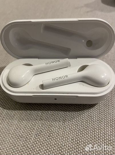 Беспроводные наушники honor