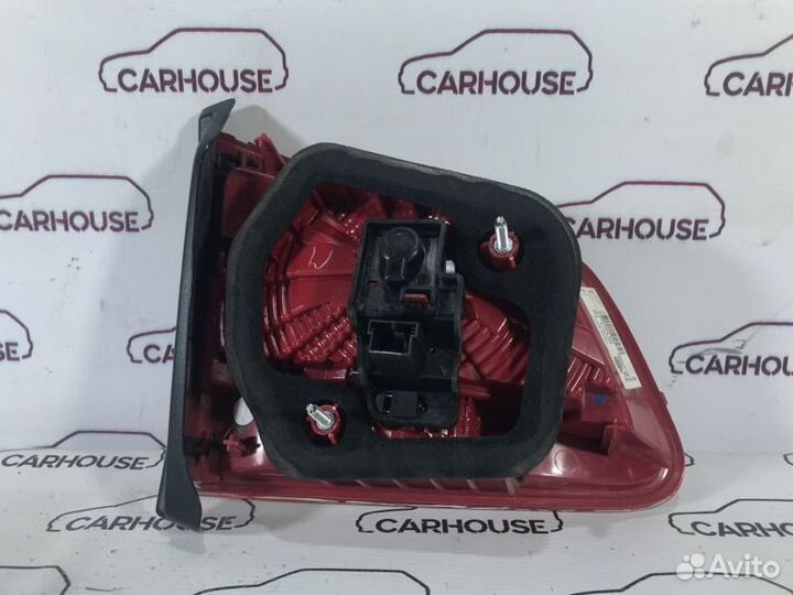 Фонарь задний правый Volkswagen Touareg NF