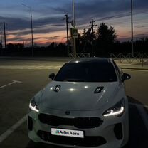 Kia Stinger 2.0 AT, 2018, 111 000 км, с пробегом, цена 2 750 000 руб.