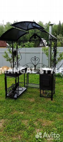 Мангал с крышей